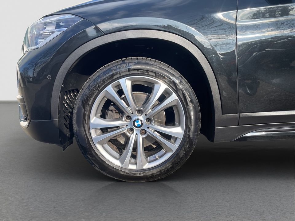 BMW X1 sDrive18i Sport Line Pano Kamera Harman foto 9