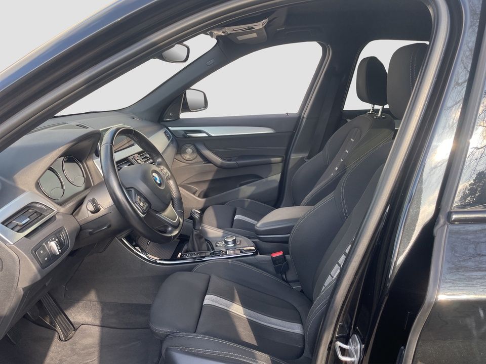 BMW X1 sDrive18i Sport Line Pano Kamera Harman foto 10