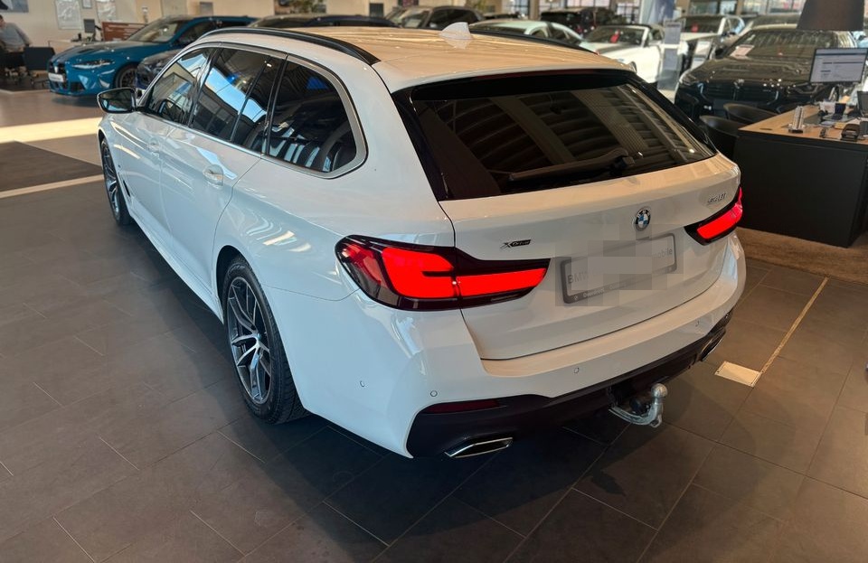 BMW 540i xDrive Touring M Sportpaket Sport Aut. AHK foto 7