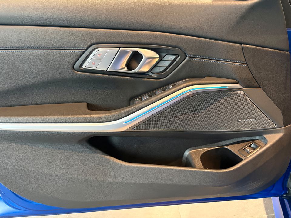 BMW 320d xDrive Automatik Sport Aut. Klimaaut. RFT foto 21