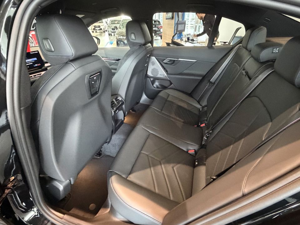 BMW 520d xDrive M Sportpaket AHK Komfortzugang foto 17