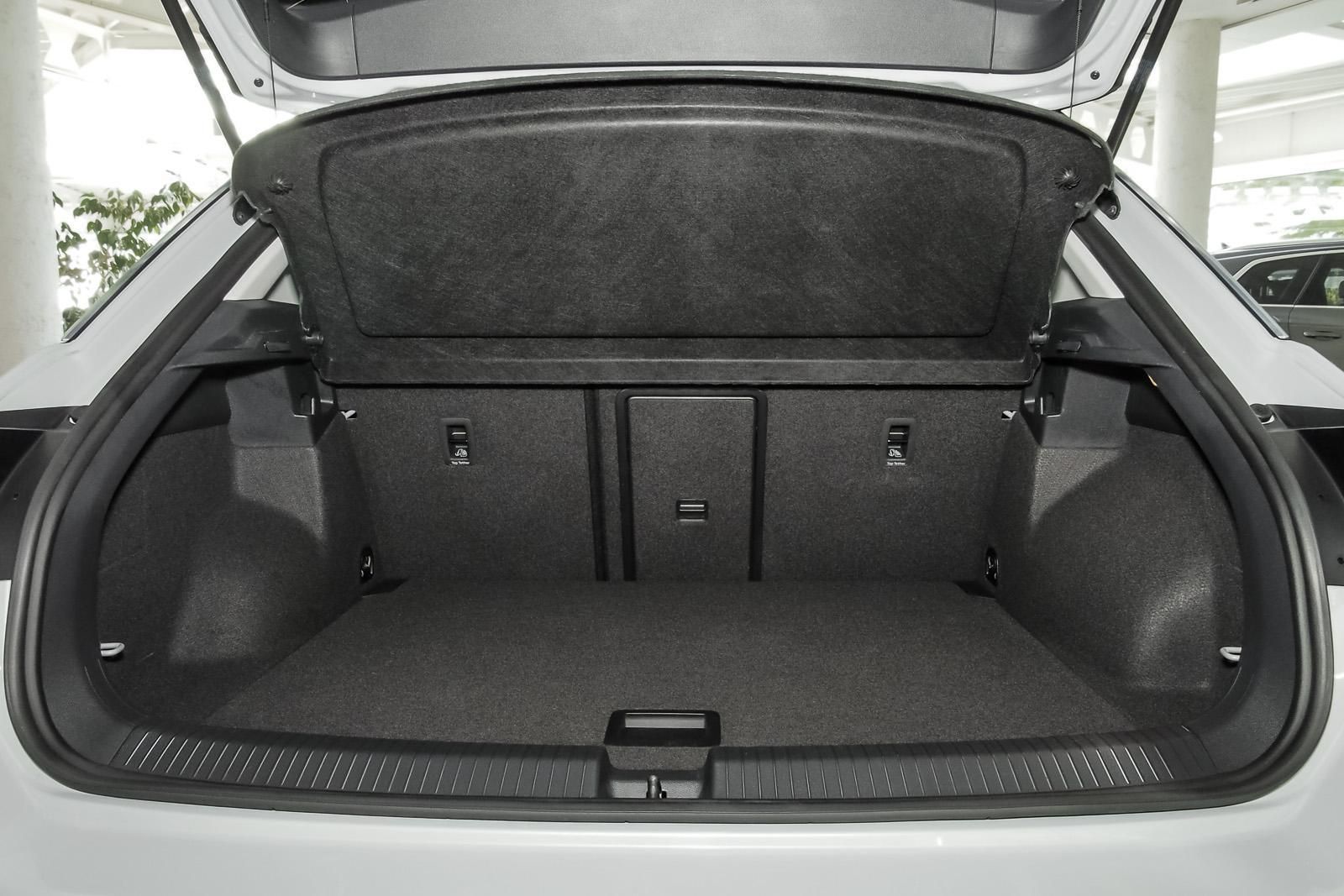 Volkswagen T-Roc IQ Drive 1.5 TSI, Climatronic, Navi, Allwe foto 15