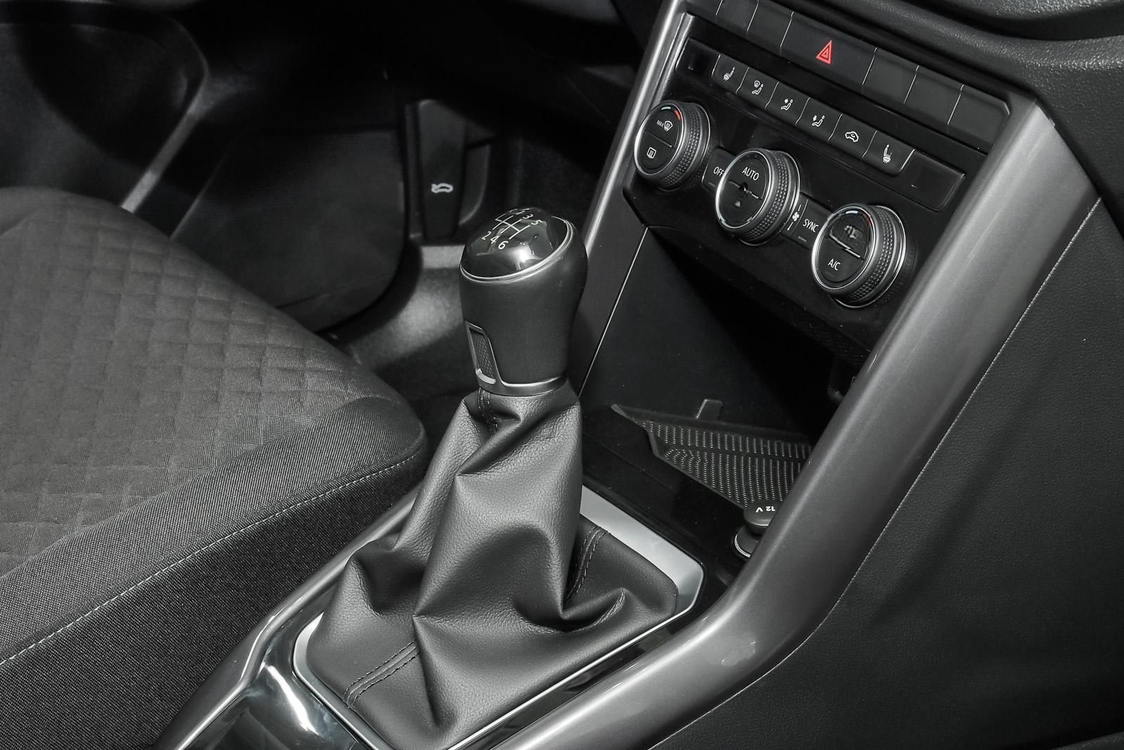 Volkswagen T-Roc IQ Drive 1.5 TSI, Climatronic, Navi, Allwe foto 8