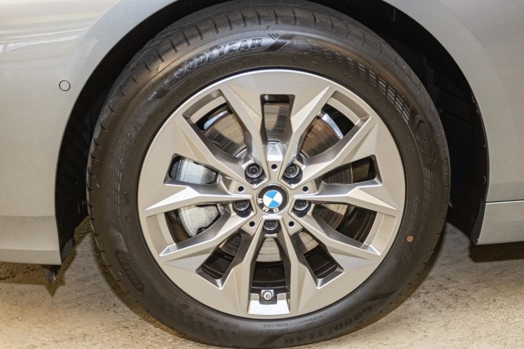 BMW 120 + Navi+DAB+LED+SHZ+Rückfahrkam.+Temp+PDCv+h foto 6