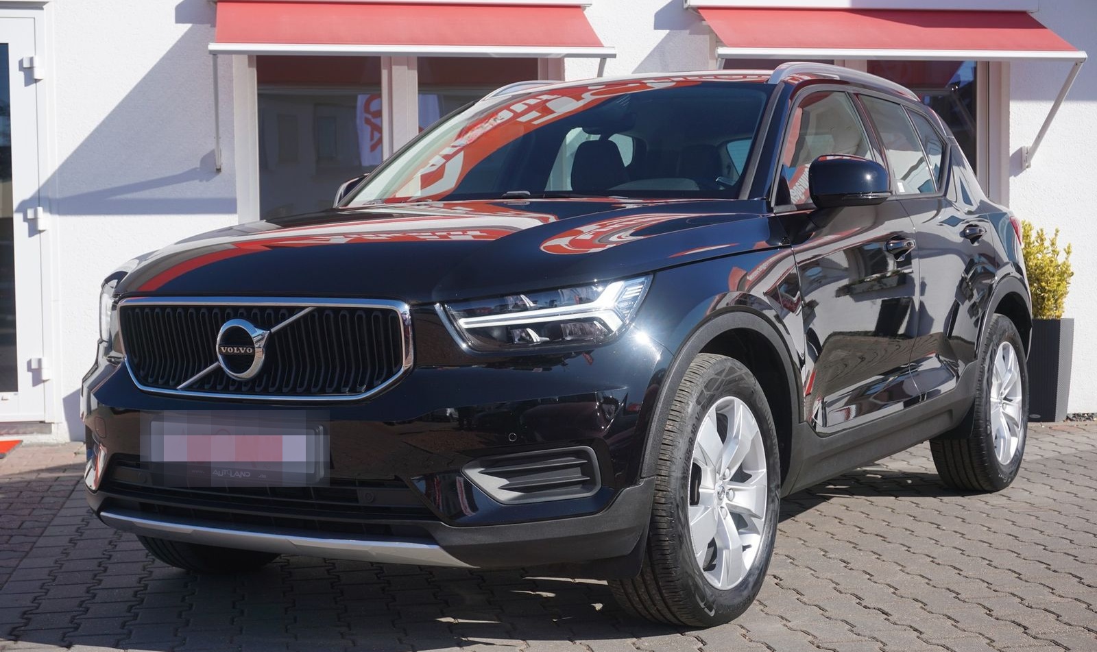 Volvo XC40 1.5 Momentum Pro 2WD LED Navi AHK Kamera foto 2