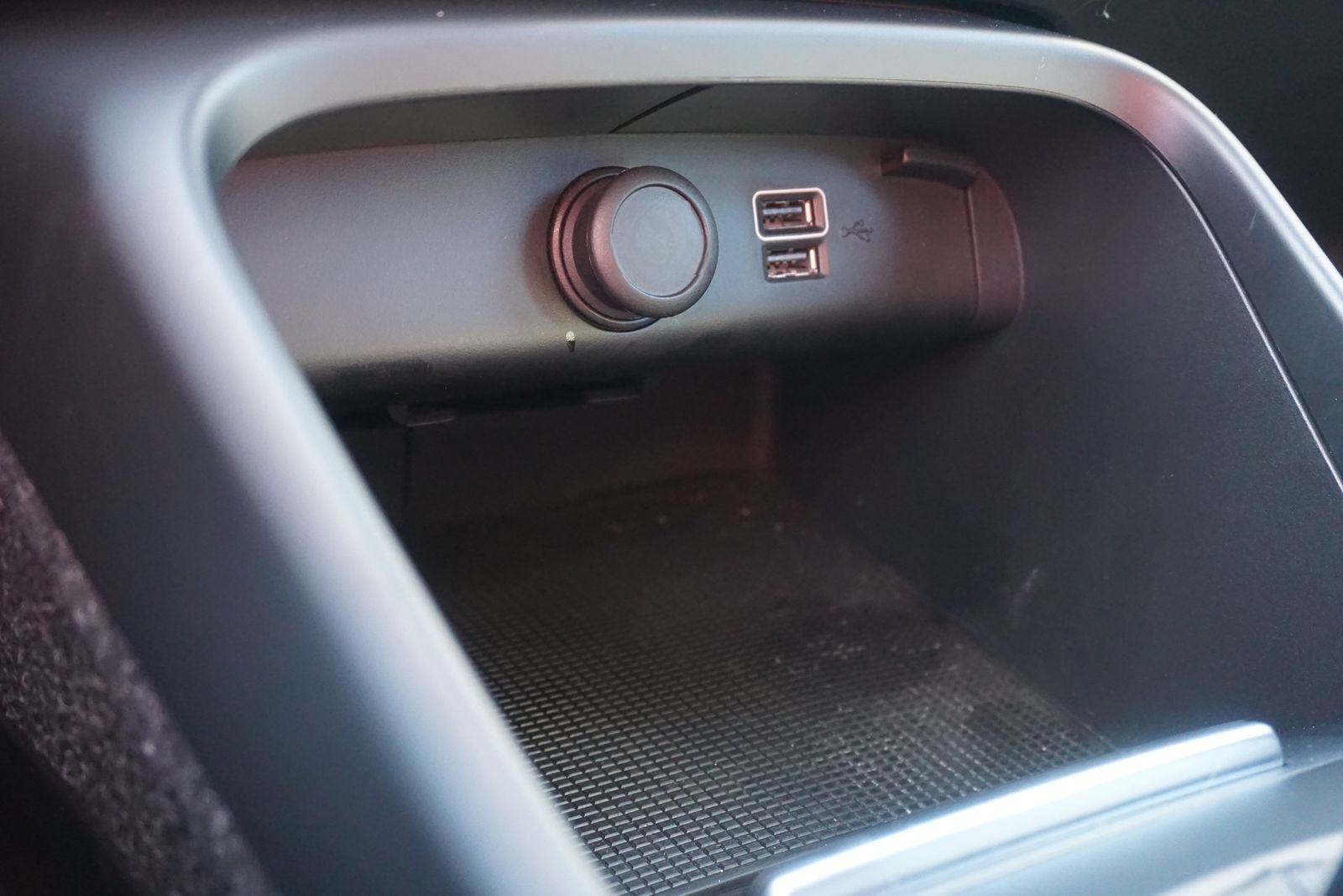 Volvo XC40 1.5 Momentum Pro 2WD LED Navi AHK Kamera foto 16