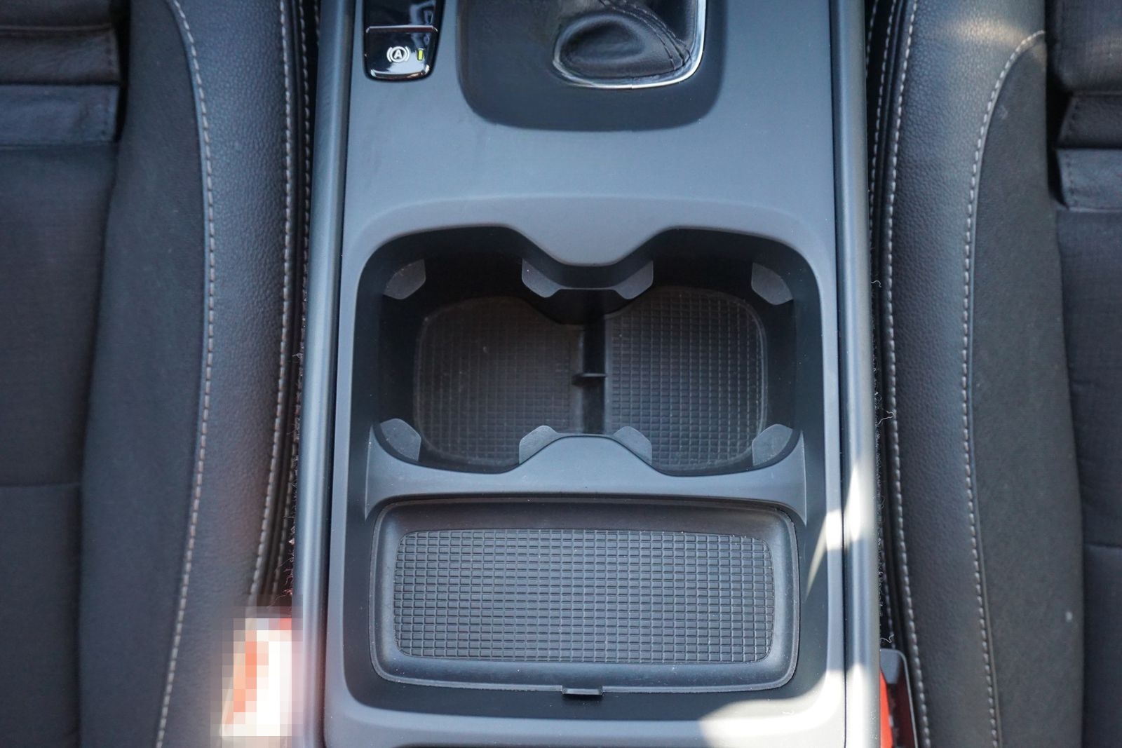 Volvo XC40 1.5 Momentum Pro 2WD LED Navi AHK Kamera foto 17