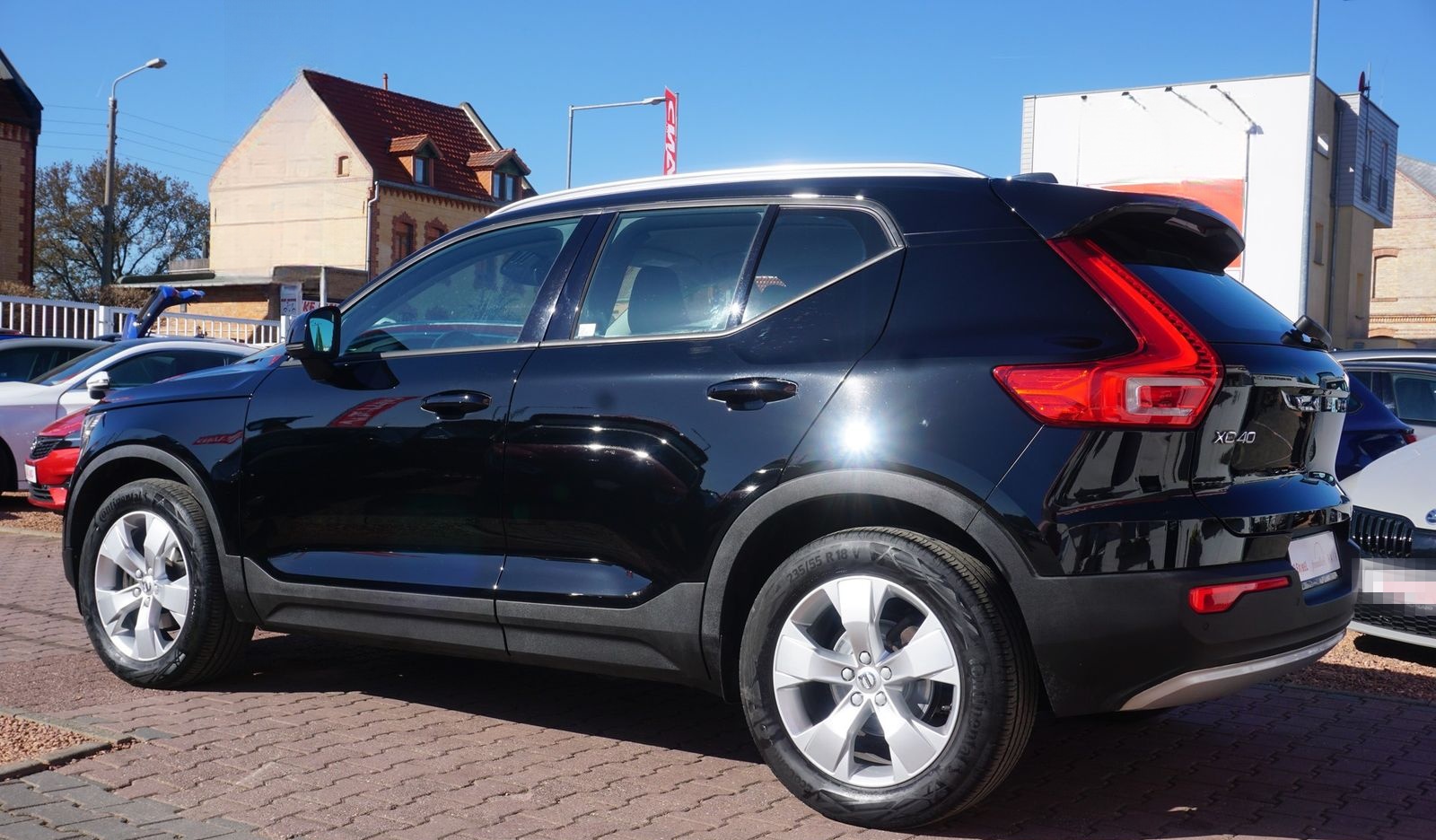Volvo XC40 1.5 Momentum Pro 2WD LED Navi AHK Kamera foto 3