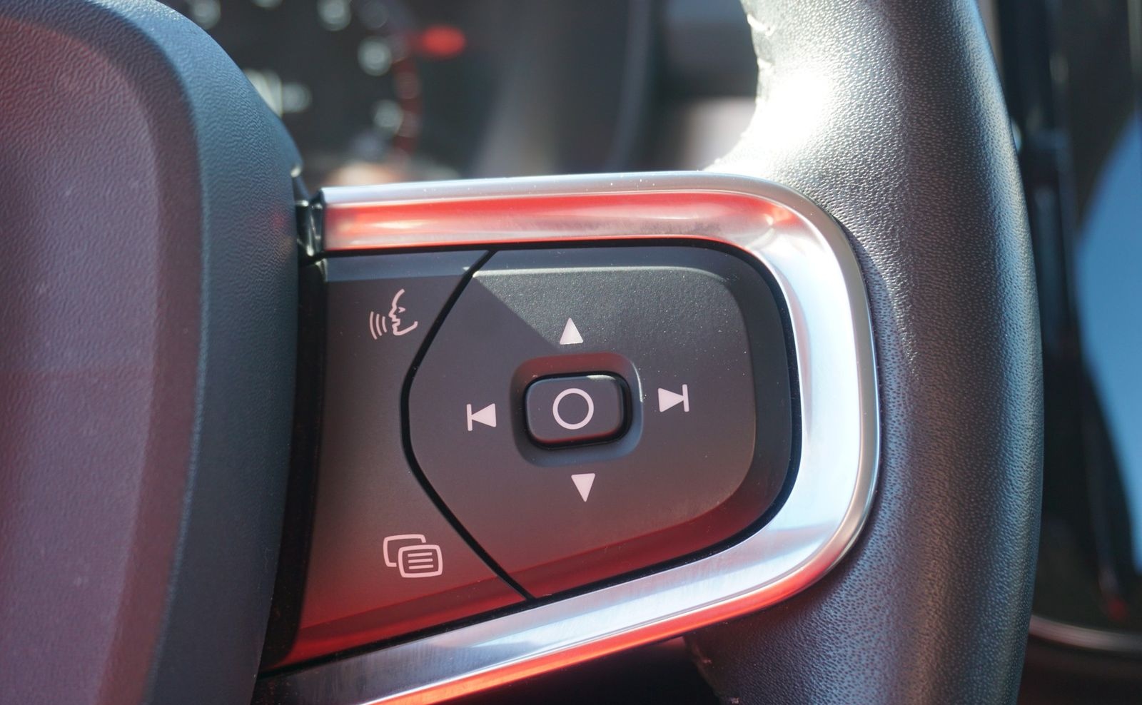 Volvo XC40 1.5 Momentum Pro 2WD LED Navi AHK Kamera foto 21