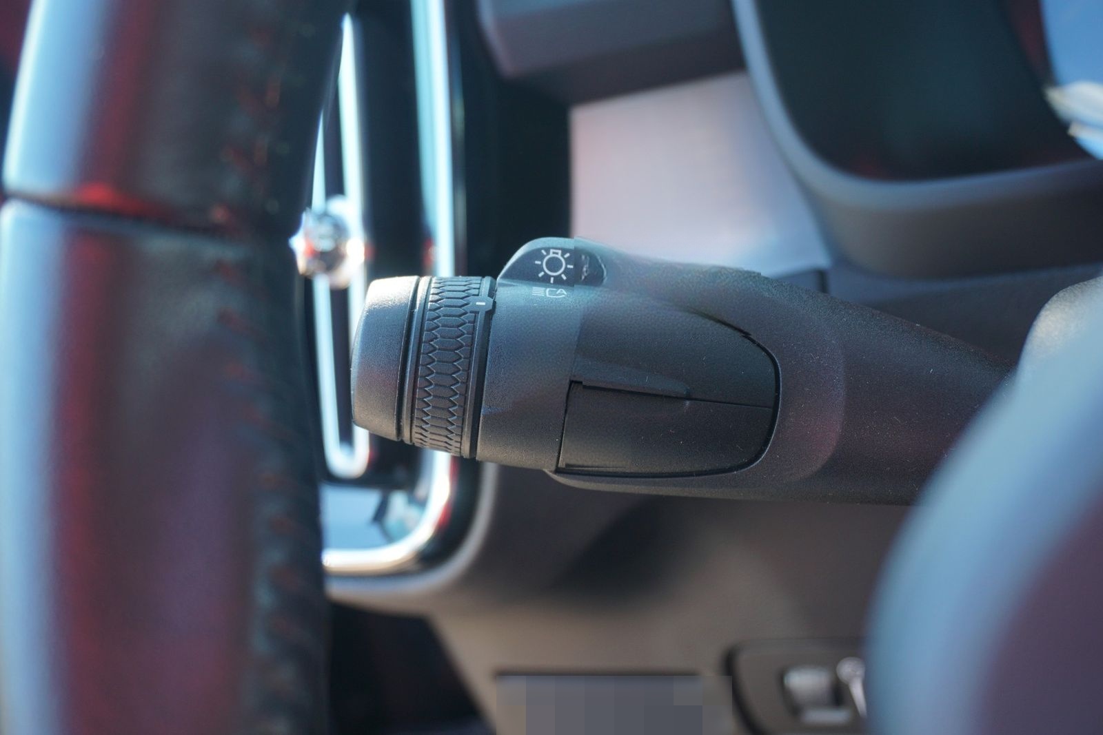 Volvo XC40 1.5 Momentum Pro 2WD LED Navi AHK Kamera foto 22