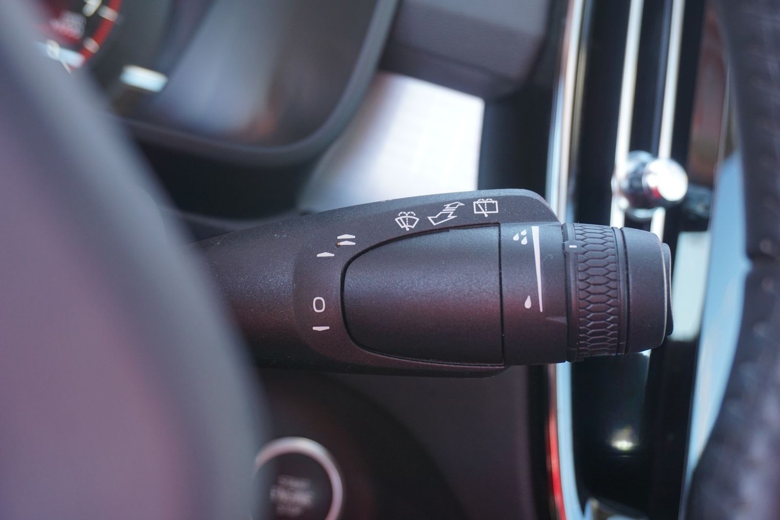 Volvo XC40 1.5 Momentum Pro 2WD LED Navi AHK Kamera foto 23