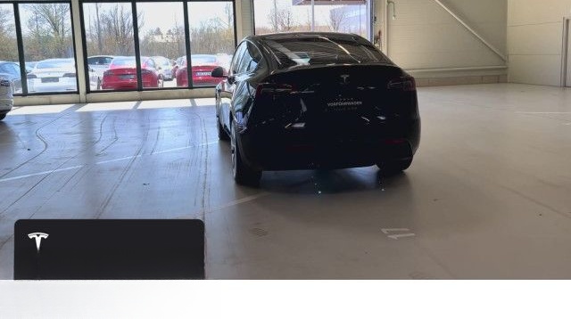 Tesla Model Y Rear-Wheel Drive foto 14