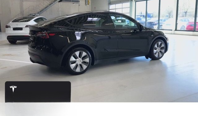 Tesla Model Y Rear-Wheel Drive foto 18