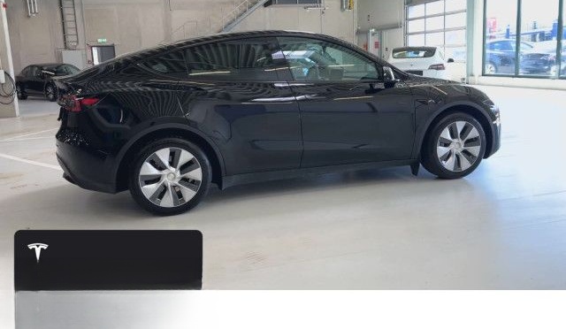 Tesla Model Y Rear-Wheel Drive foto 19