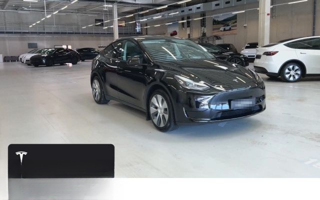 Tesla Model Y Rear-Wheel Drive foto 3