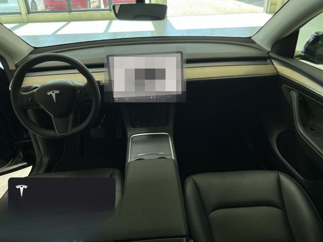 Tesla Model Y Rear-Wheel Drive foto 22