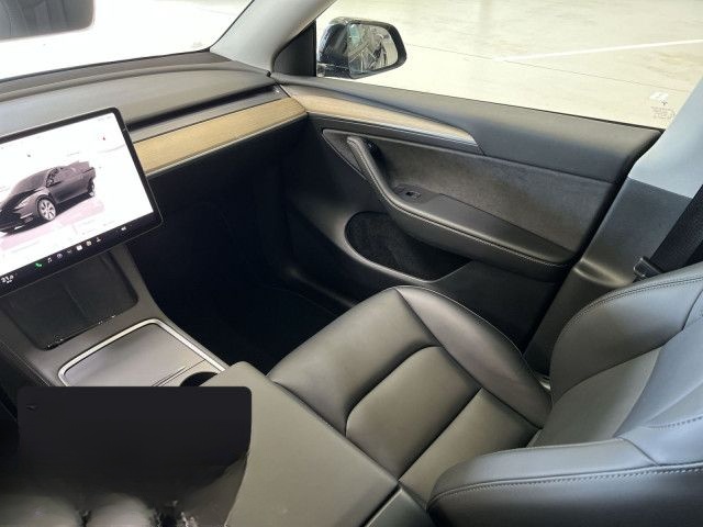 Tesla Model Y Rear-Wheel Drive foto 23