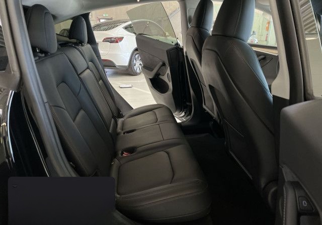 Tesla Model Y Rear-Wheel Drive foto 24