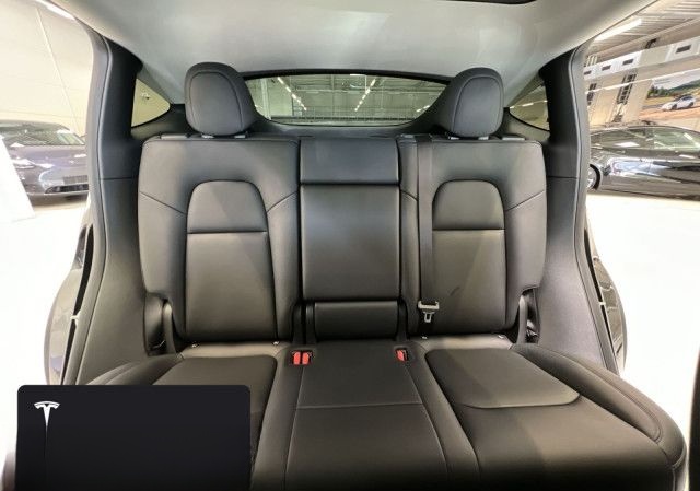 Tesla Model Y Rear-Wheel Drive foto 25