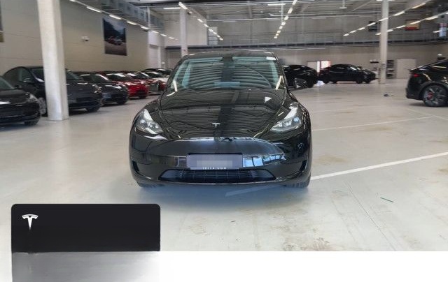 Tesla Model Y Rear-Wheel Drive foto 5