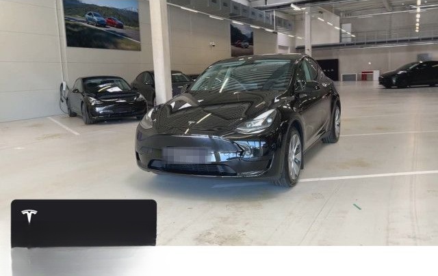 Tesla Model Y Rear-Wheel Drive foto 6