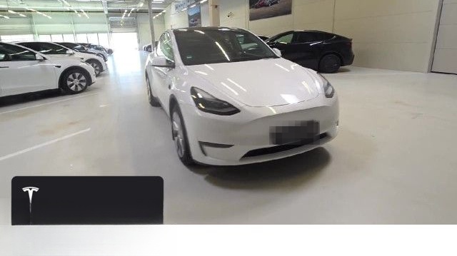 Tesla Model Y Long Range AWD foto 12