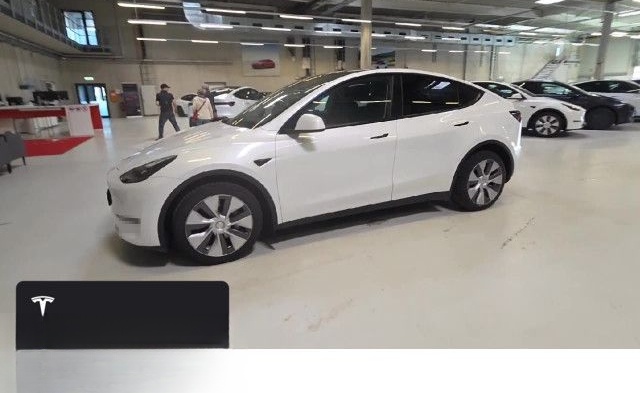 Tesla Model Y Long Range AWD foto 16