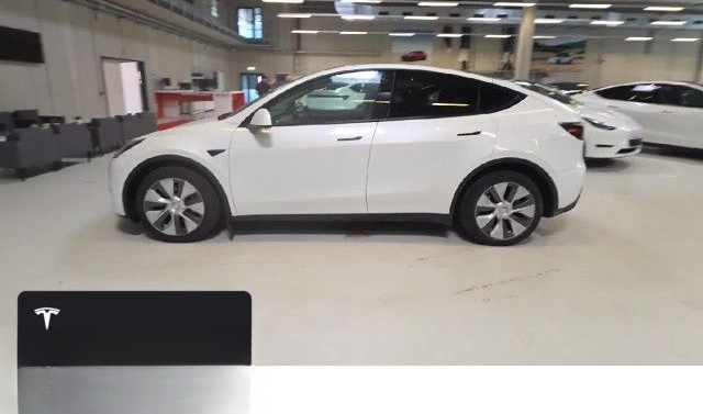 Tesla Model Y Long Range AWD foto 17