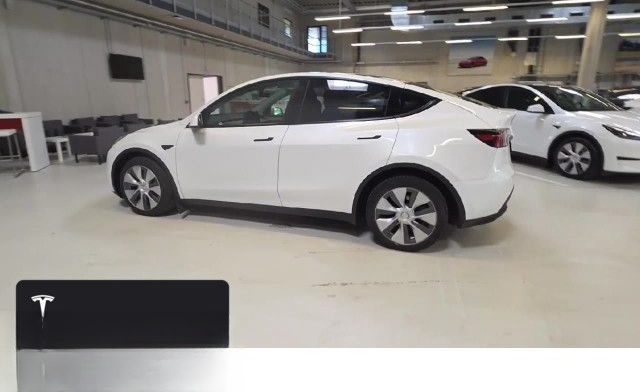Tesla Model Y Long Range AWD foto 18
