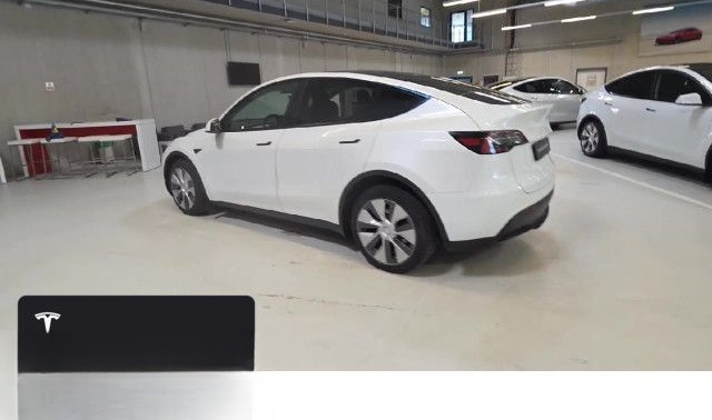 Tesla Model Y Long Range AWD foto 19