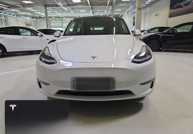 Tesla Model Y Long Range AWD foto 23