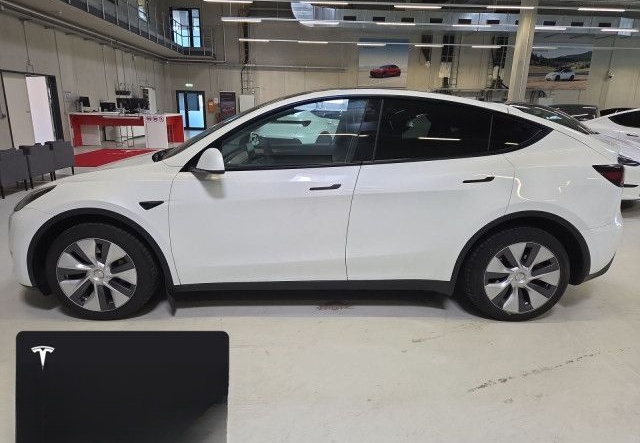 Tesla Model Y Long Range AWD foto 24