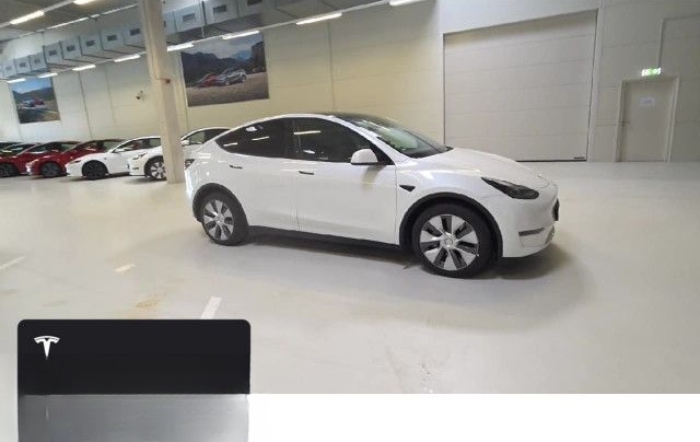 Tesla Model Y Long Range AWD foto 7