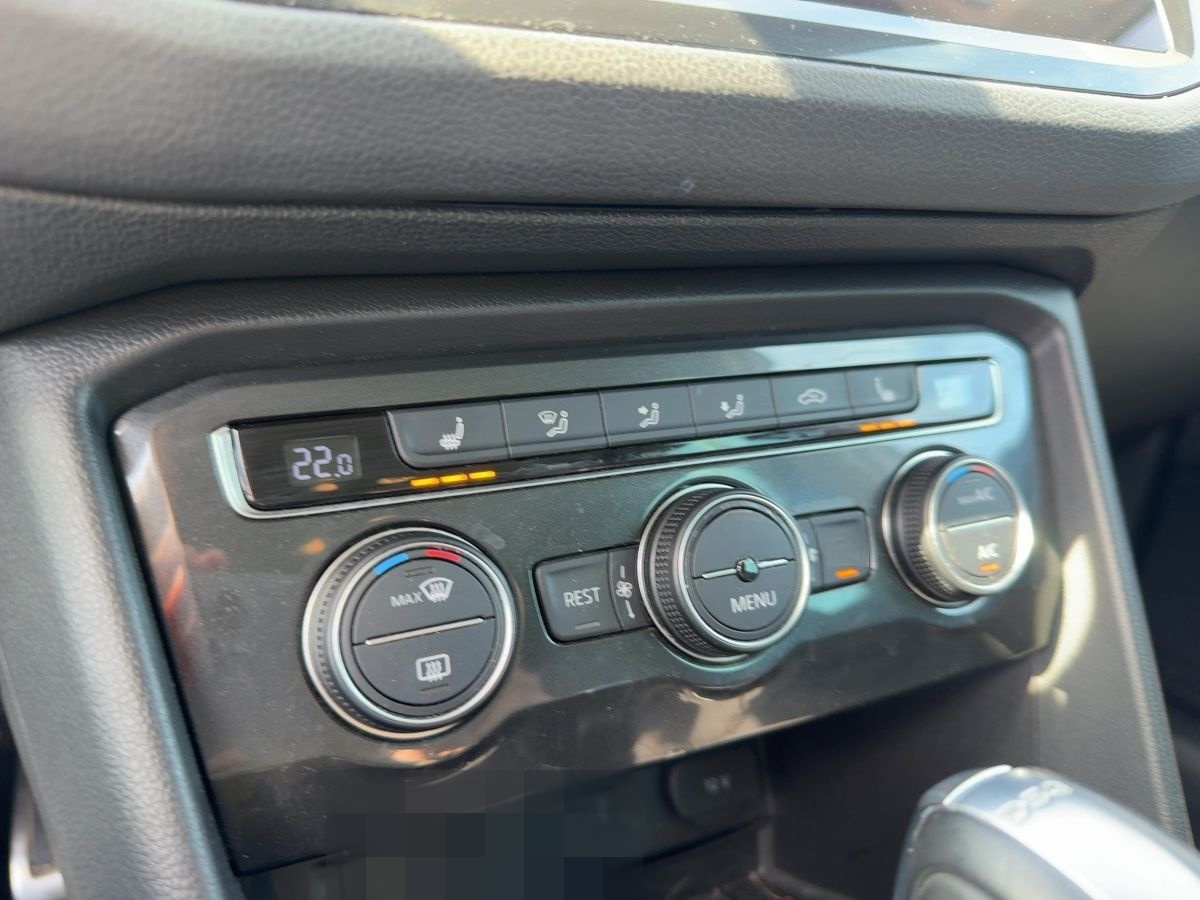 Volkswagen Tiguan 1.4 TSI DSG Sound Navi LED SHZ ACC foto 13