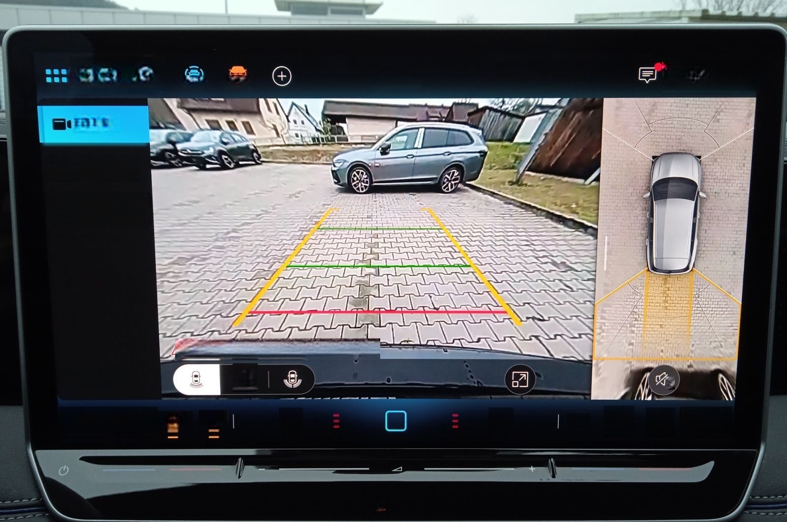 Volkswagen Tiguan R-Line 2.0TDI DSG/ Pano, Matrix, HuD, AHK foto 19