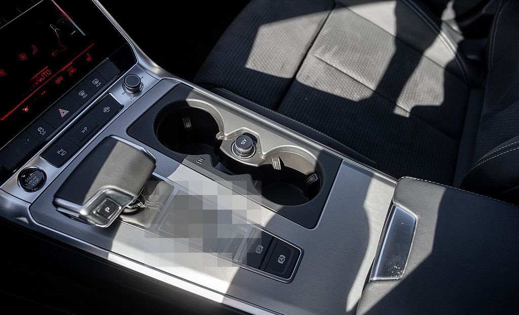 Audi A6 Avant 55 TFSIe quattro S line NAVI MATRIX SHZ foto 9