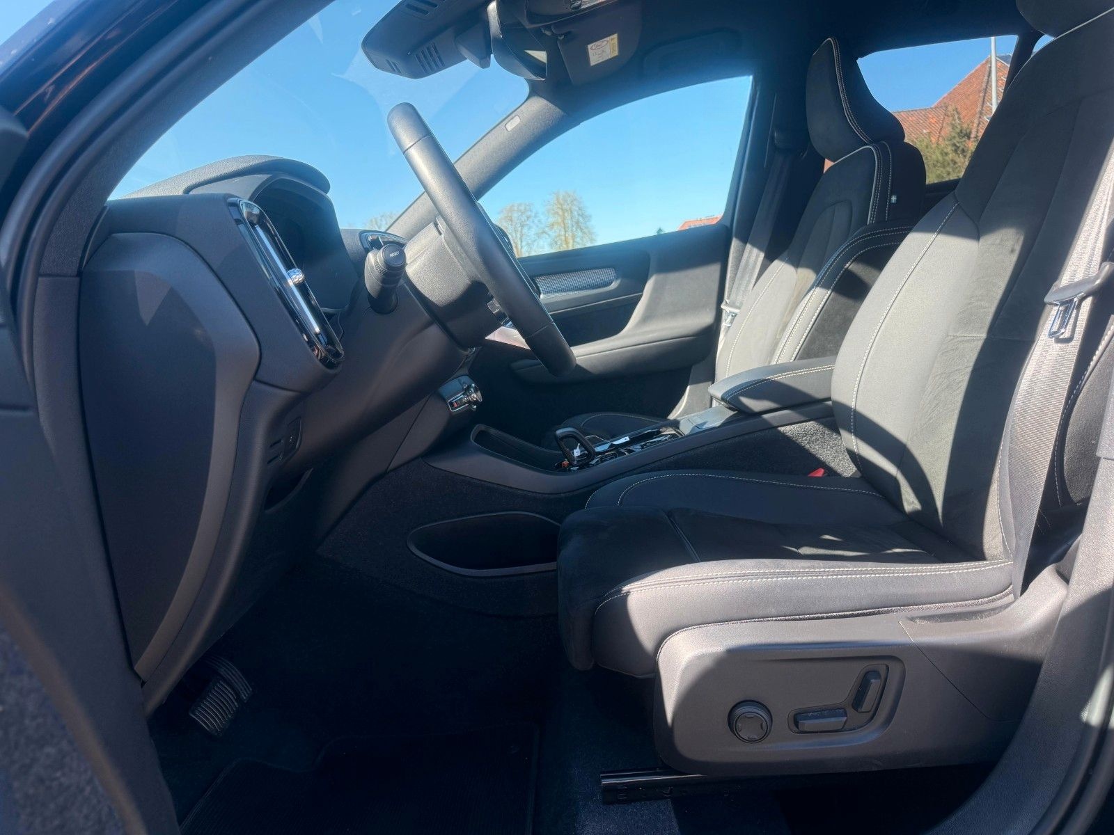 Volvo XC40 B4 Plus Dark AUTOMATIK*LEDER* foto 11