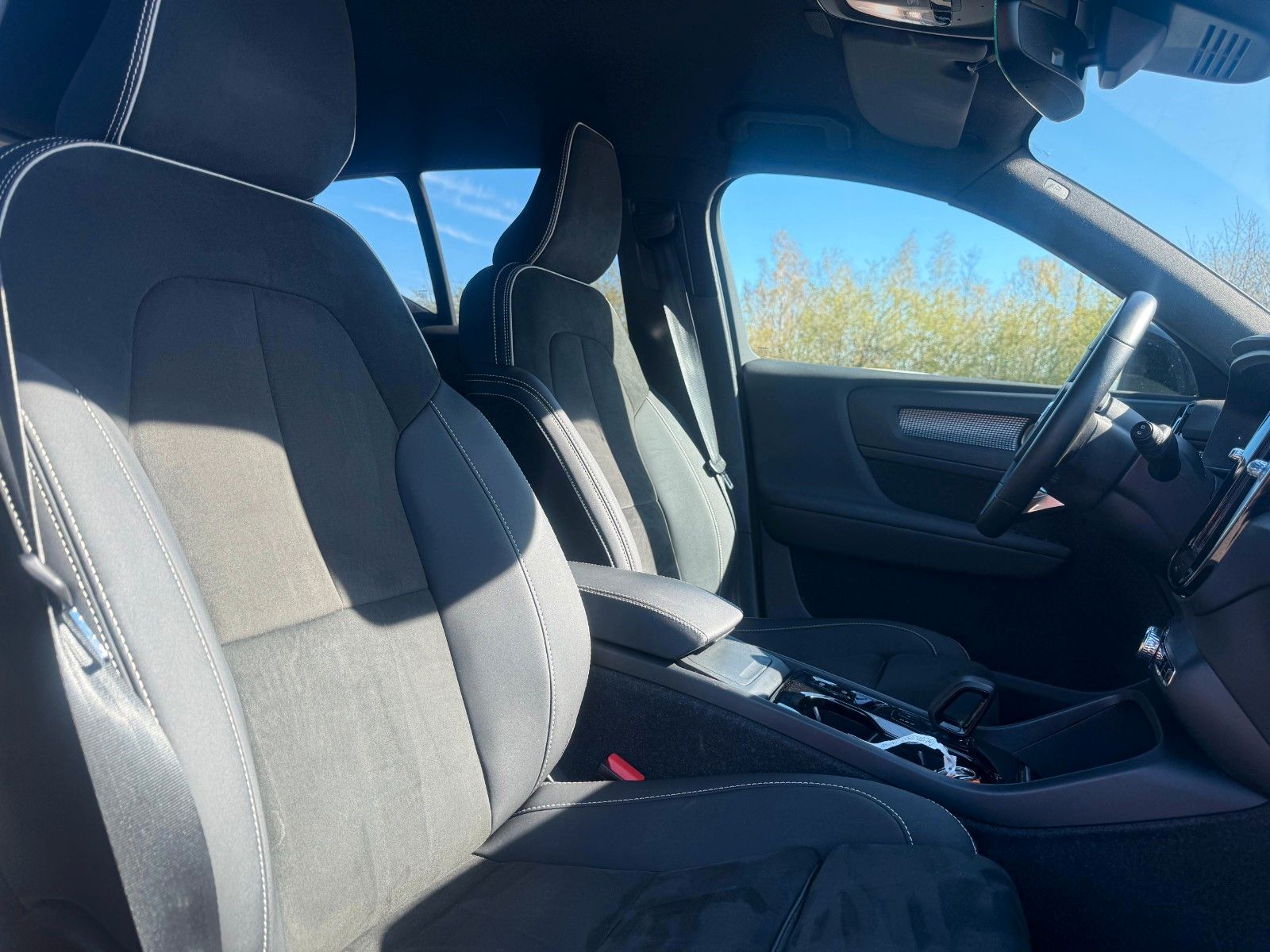 Volvo XC40 B4 Plus Dark AUTOMATIK*LEDER* foto 24