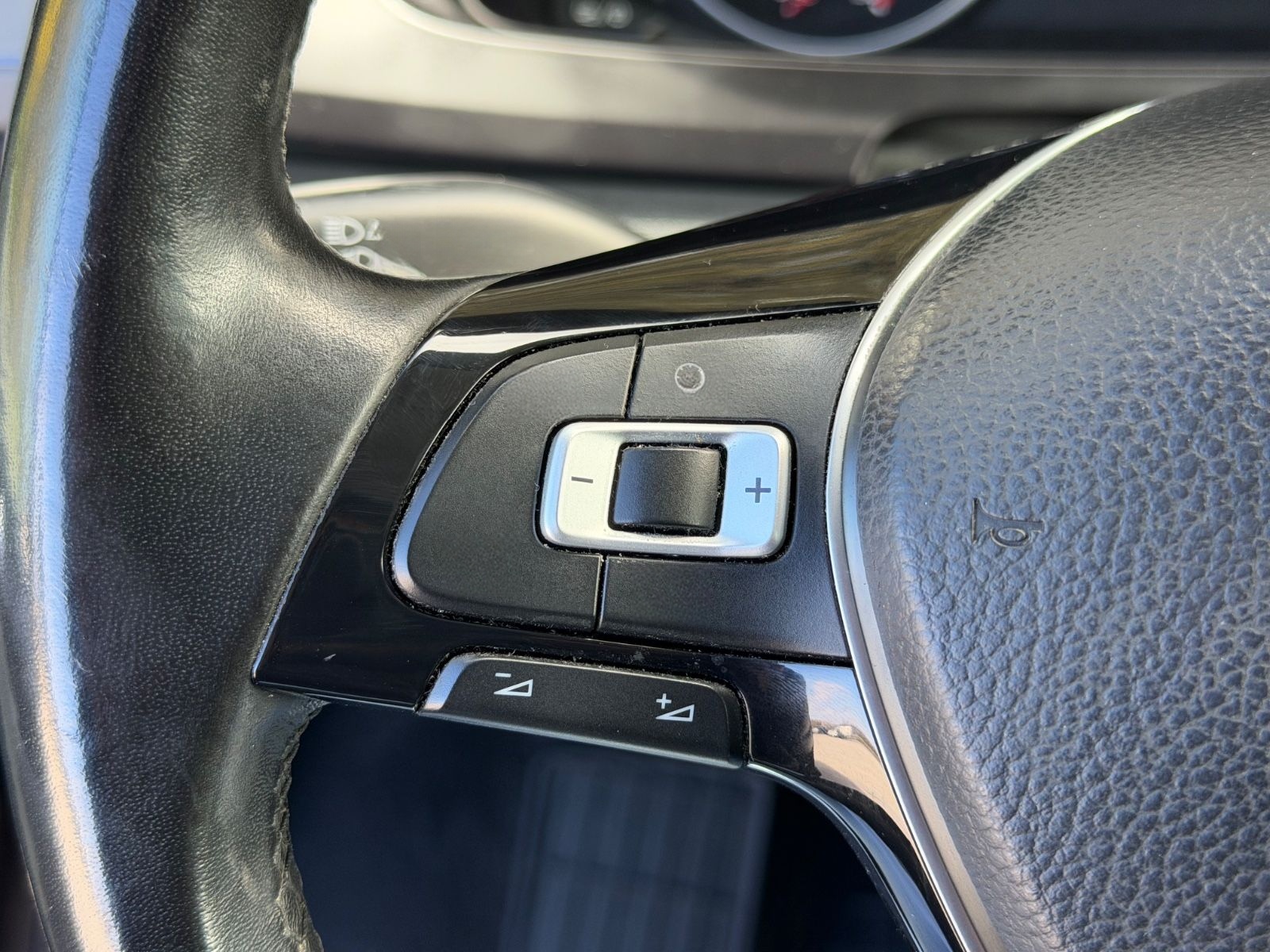 Volkswagen T6 2.0 TDI DSG Multivan BULLI/1HAND/STDHZG/AHK foto 18