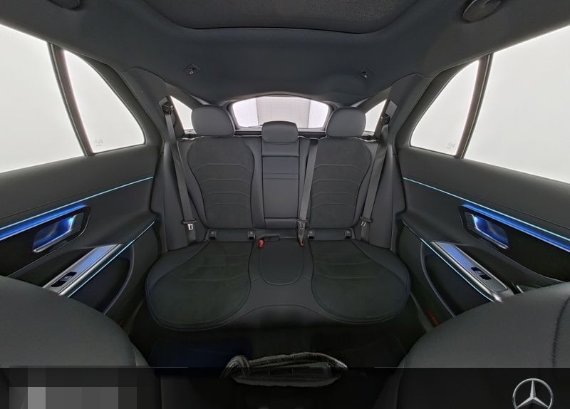 Mercedes-Benz E 300 de T AMG Sport Night Distr Pano HUD AHK 20 foto 8
