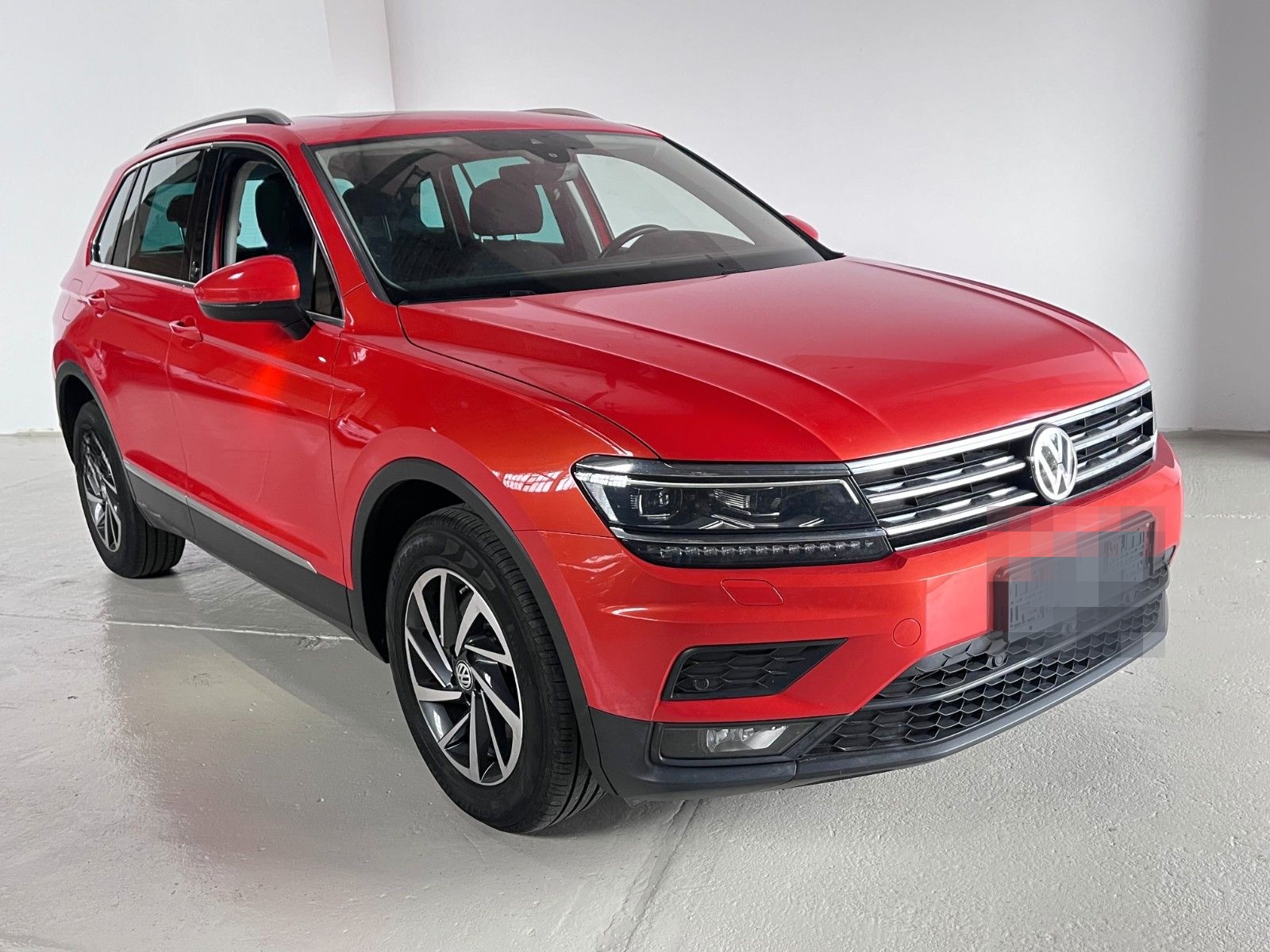 Volkswagen Tiguan Sound 4Motion 2.0 *Head-Up* foto 2