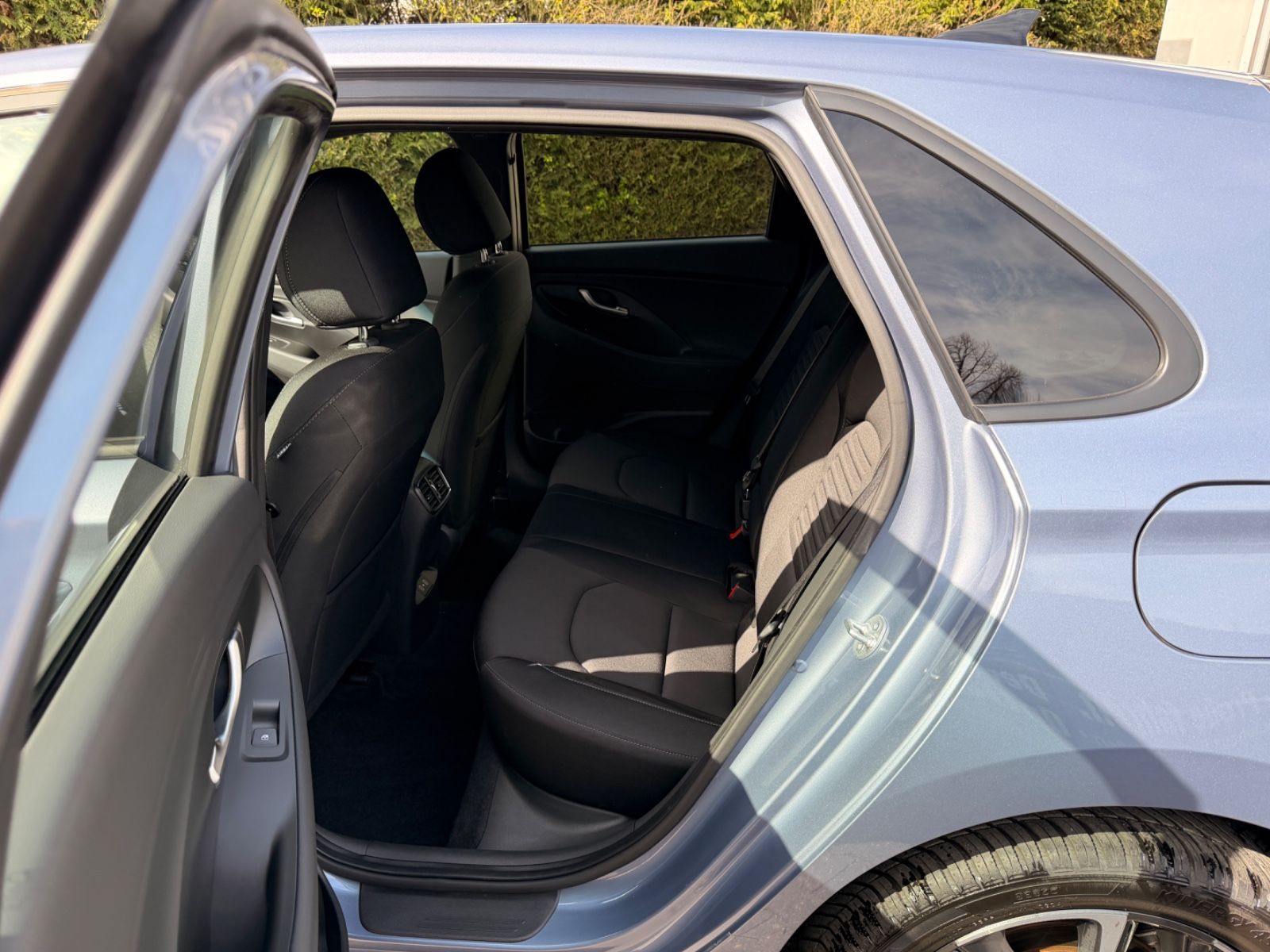 Hyundai i30 Advantage NAVLI LED SPUR KLIMAAUTO KAMERA foto 13