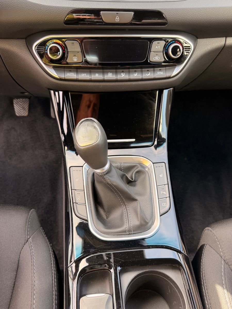 Hyundai i30 Advantage NAVLI LED SPUR KLIMAAUTO KAMERA foto 22