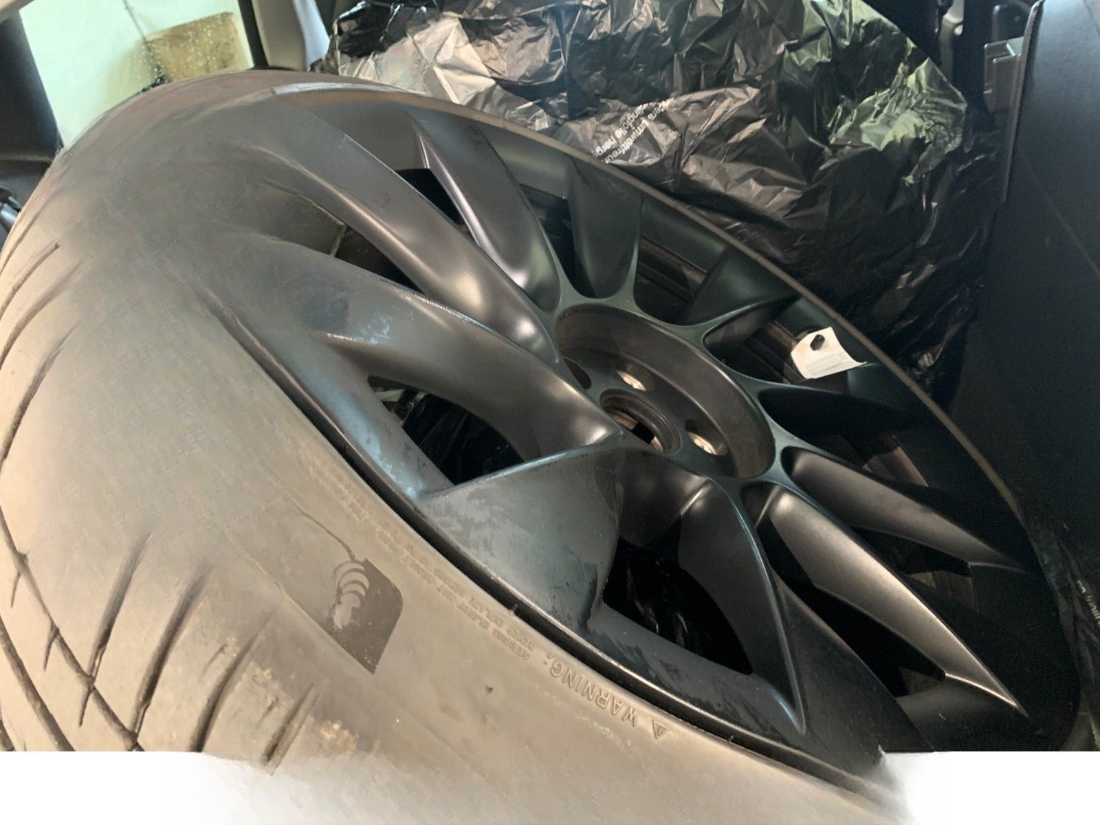 Tesla Model Y LongRange Dual AWD Autopilot3 PanoKam20" foto 6
