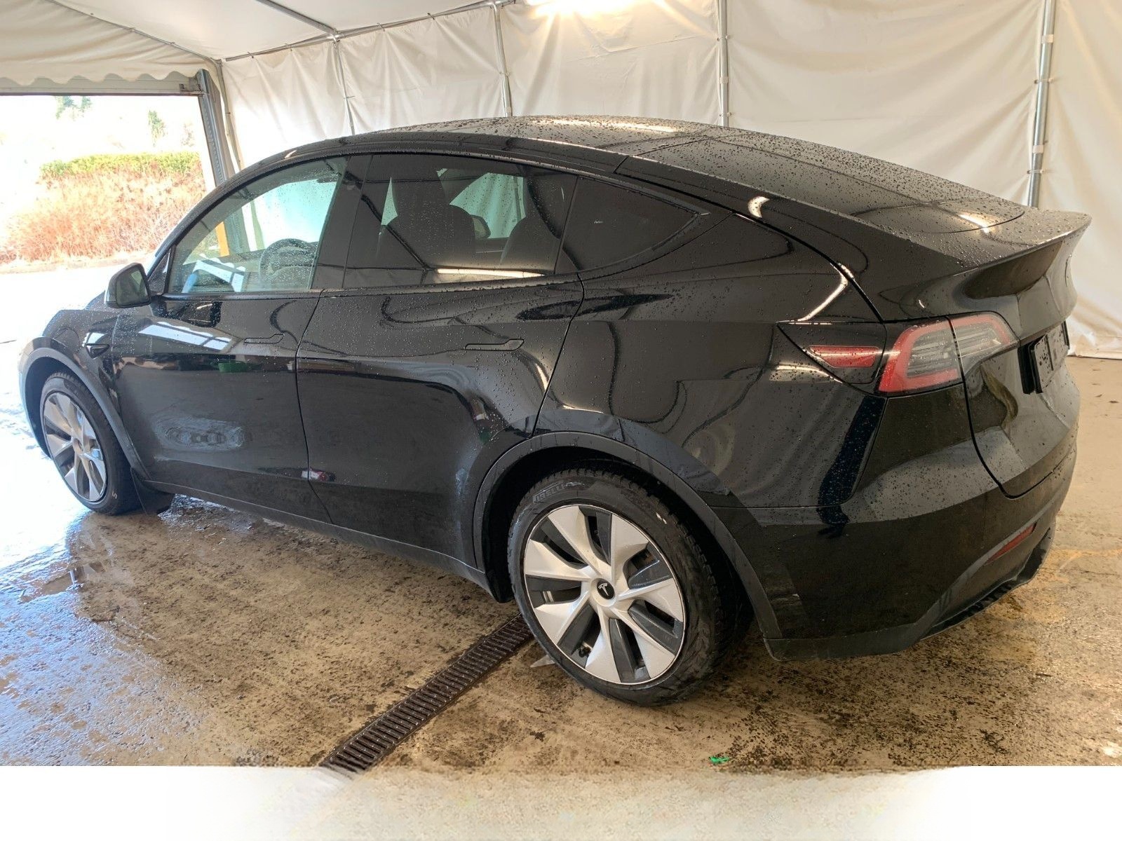 Tesla Model Y LongRange Dual AWD Autopilot3 PanoKam20" foto 7