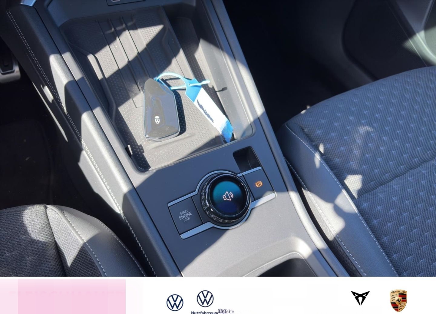 Volkswagen T-Roc 1.5 l eTSI R-Line DSG+MATRIX+HUD+AHK+PANO foto 13