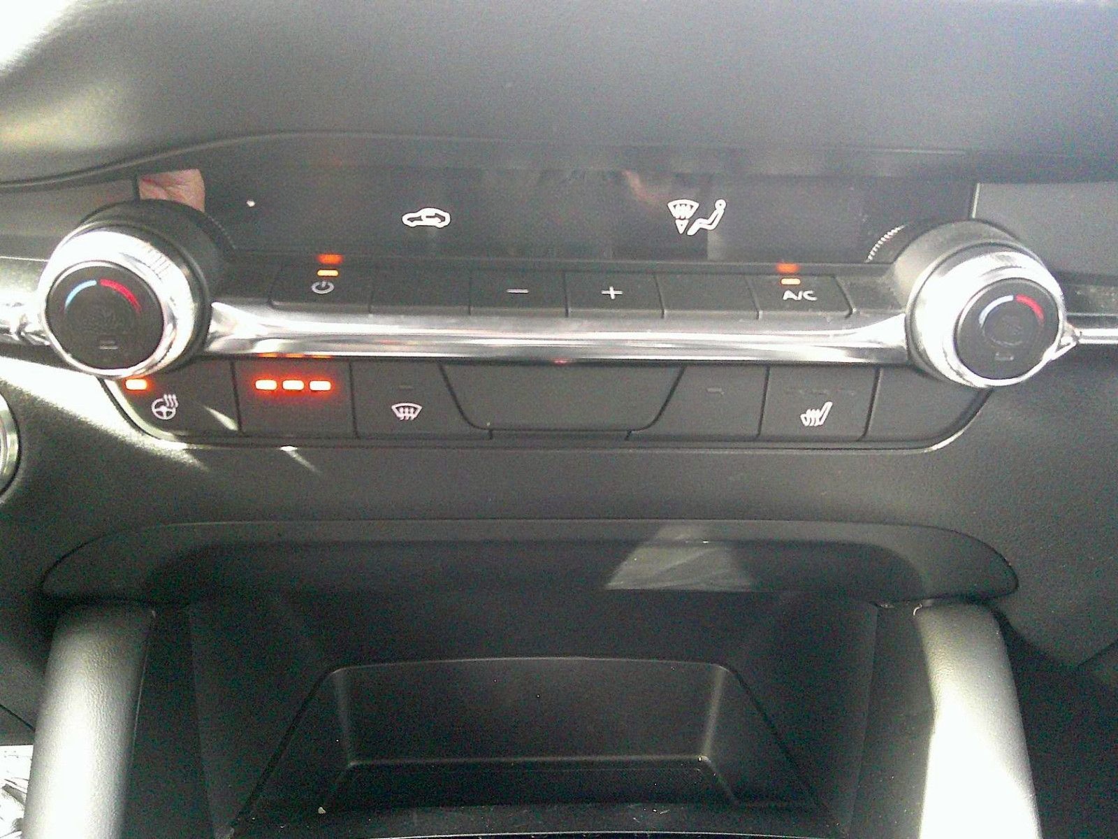 Mazda 3 SKYACTIV X 186 AT Selection KAMERA/SHZ/HUD/NAV foto 14