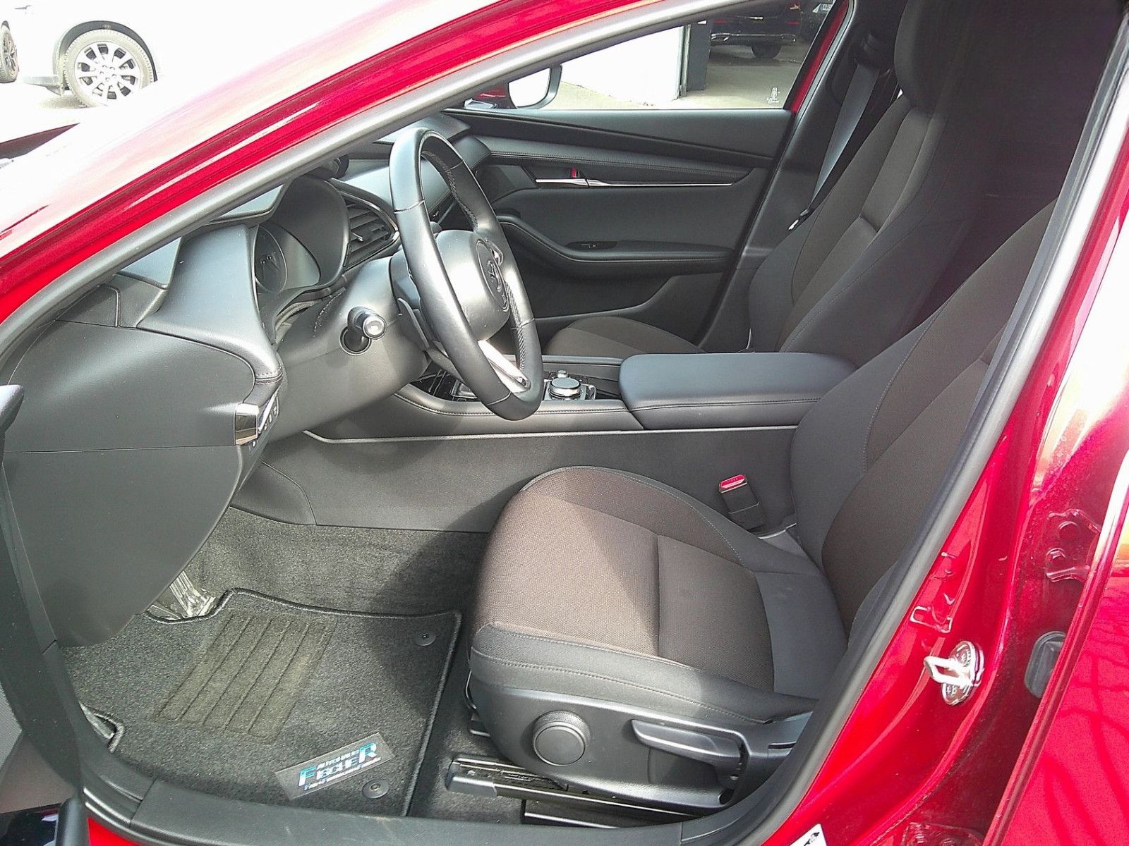 Mazda 3 SKYACTIV X 186 AT Selection KAMERA/SHZ/HUD/NAV foto 6