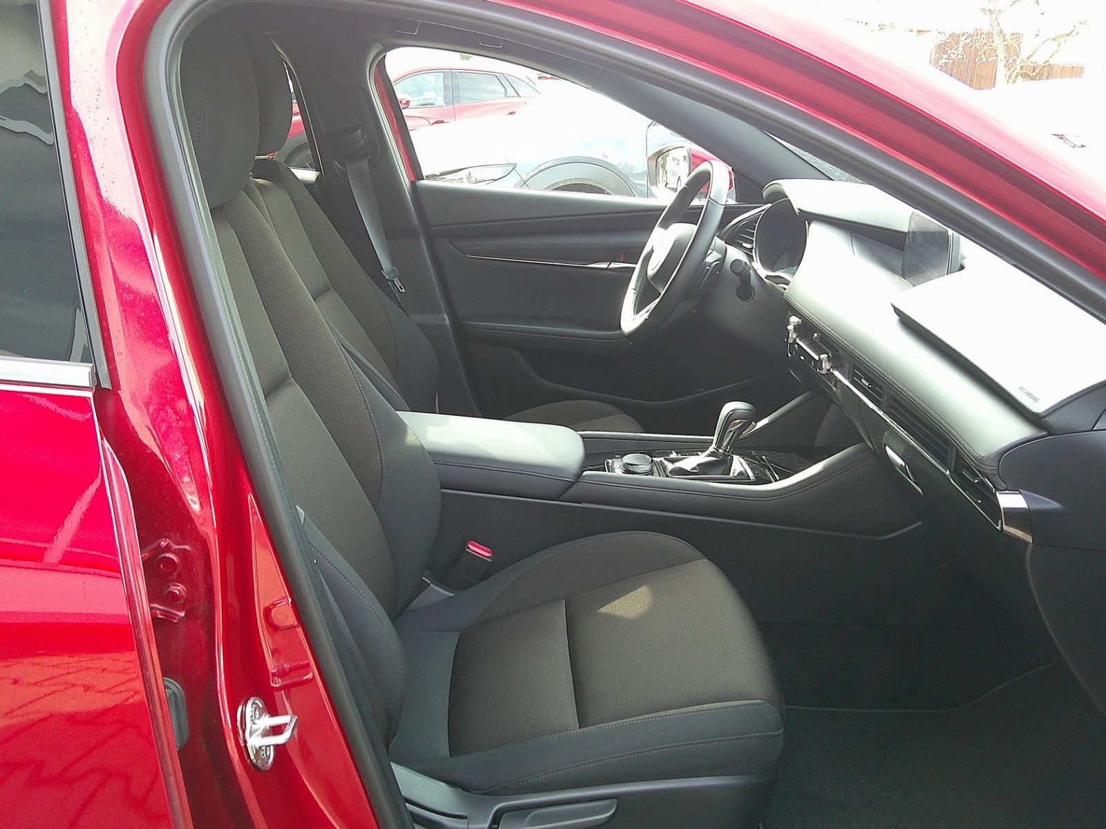 Mazda 3 SKYACTIV X 186 AT Selection KAMERA/SHZ/HUD/NAV foto 7