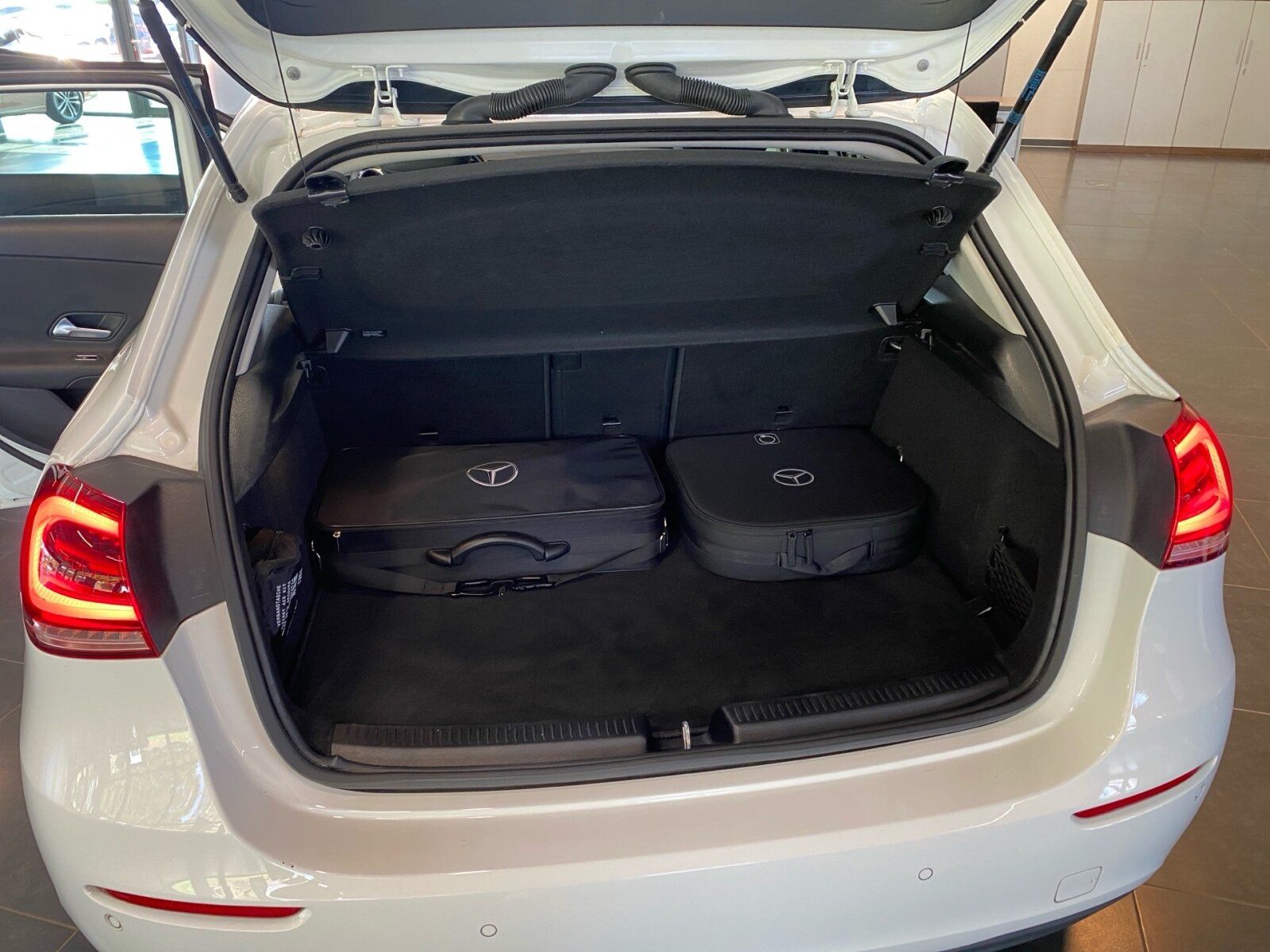 Mercedes-Benz A 250 e Kompaktlimo *SHZ*DISTR*NAVI*LED*AHK* foto 12